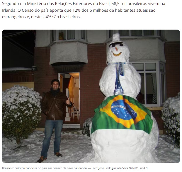 家の前で雪だるまを作り、国旗を飾るブラジル人（19日付G1サイトの記事の一部）