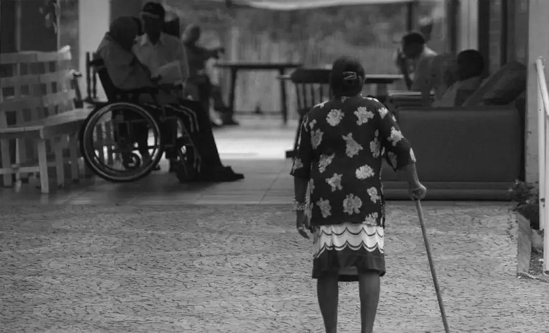 「転ばぬ先の杖」は健康な生活維持の鍵（© Marcello Casal/Agência Brasil）