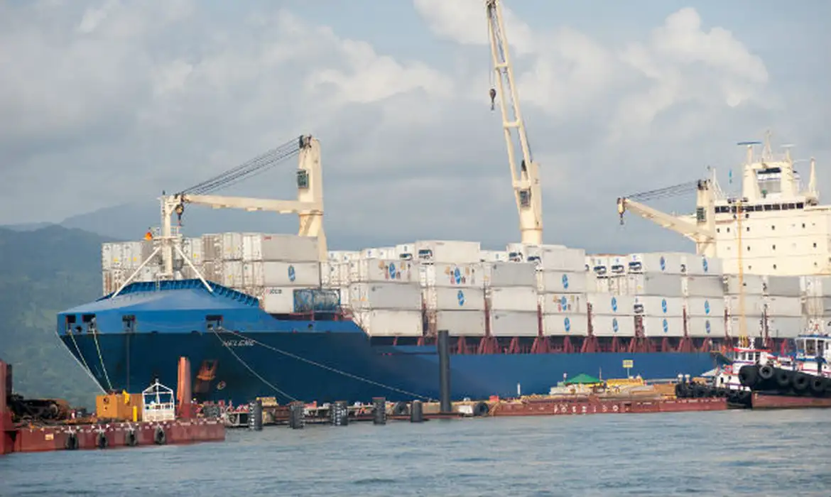 コンテナ船（© Foto: Banco Mundial/Divulgação）