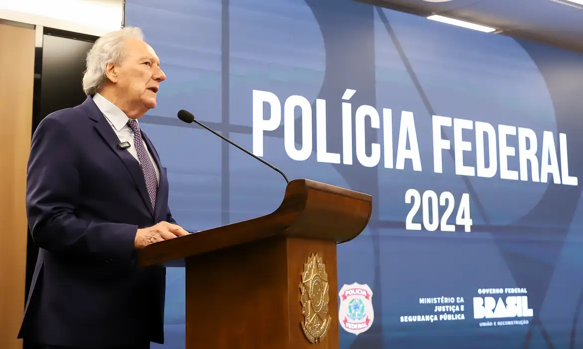 成果を発表するレヴァンドフスキー法相（Foto:Jamile Ferraris/MJSP）