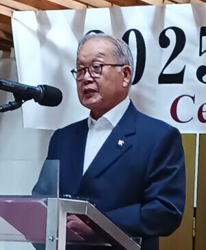 あいさつする石川レナトブラジル日本文化福祉協会会長