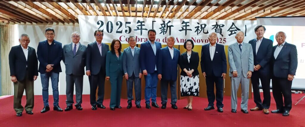 主催者の日系5団体の代表と来賓たち