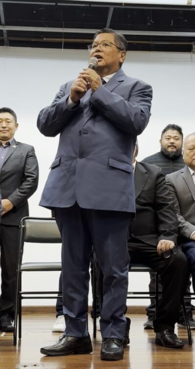 就任挨拶する萩尾会長