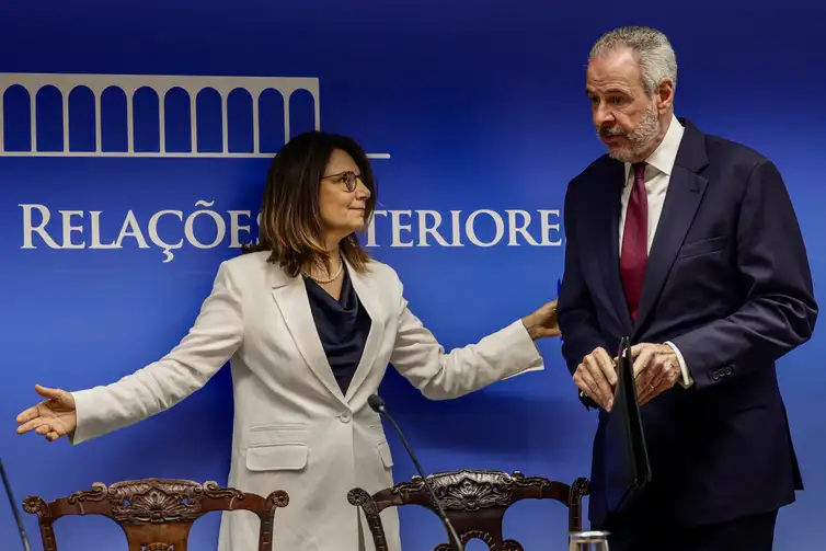 トニ事務局長とラゴ議長（左から、© Fabio Rodrigues-Pozzebom/Agência Brasil）