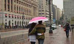 雨の日のサンパウロ市（Rovena Rosa）