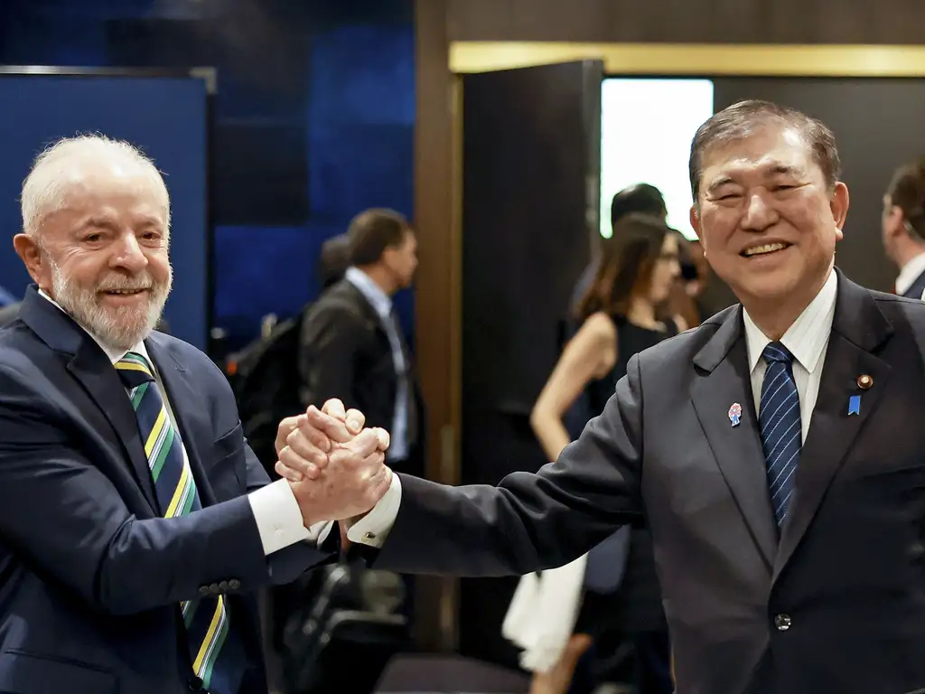 日・ブラジルビジネスフォーラム閉会式でのルーラ大統領と石破茂首相（Foto: Ricardo Stuckert / PR）