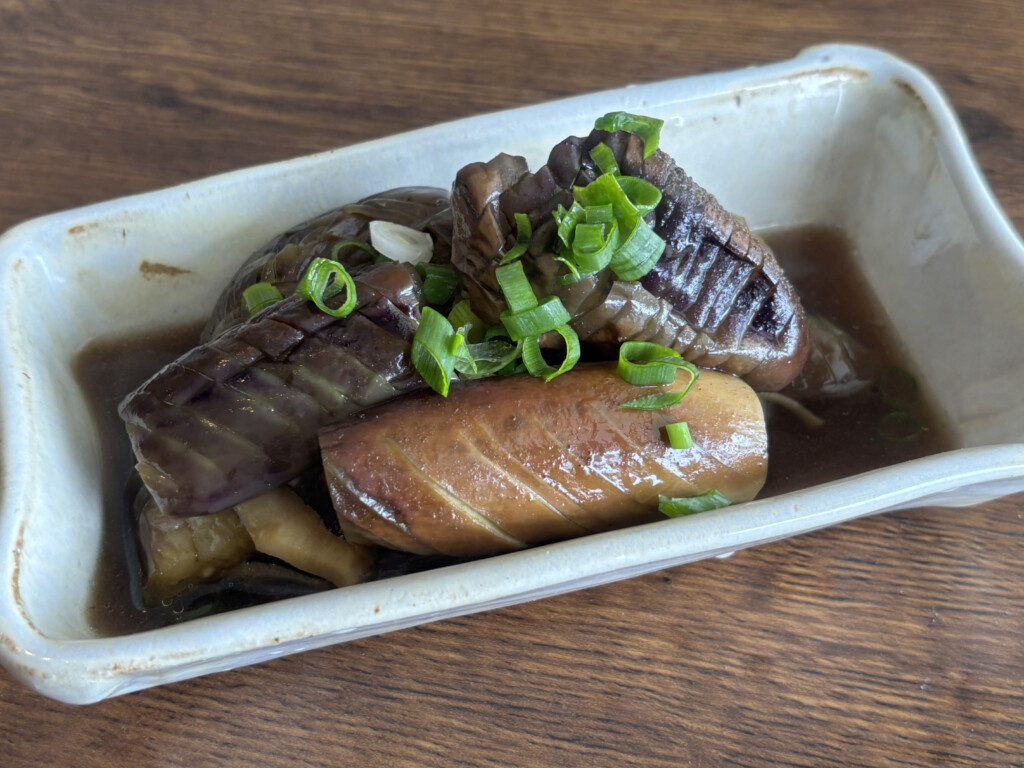 少量の油でジュワとろ食感に=ナスの煮びたし