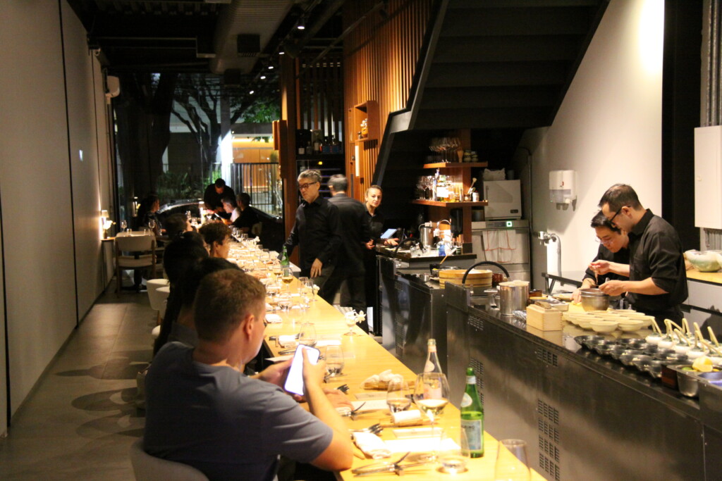 「レストラン村上」の店内