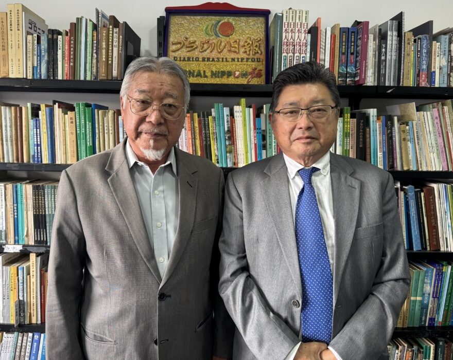 松本茂評議会会長と幸村ペドロ市議