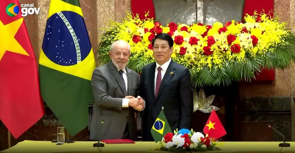ベトナムのルオン・クオン国家主席（右）とルーラ大統領（左）（Foto: CanalGOV/Reprodução）