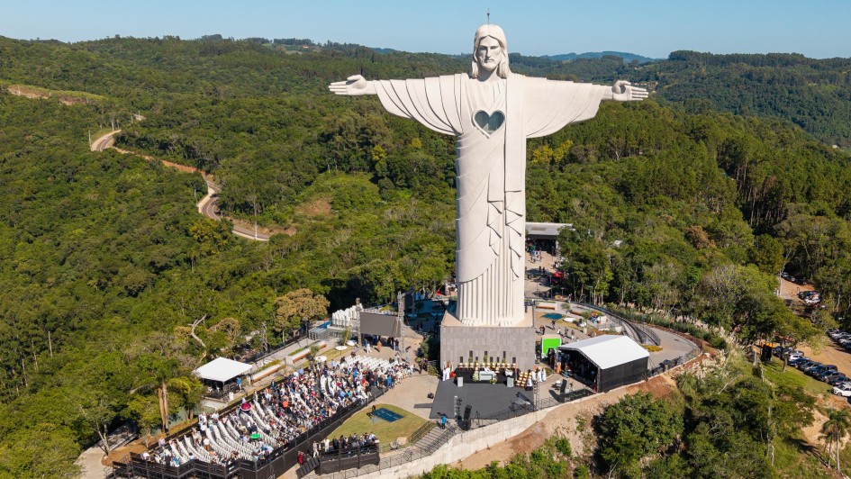 高さ43・5メートルの守護キリスト像（Foto: Maurício Tonetto/Secom）