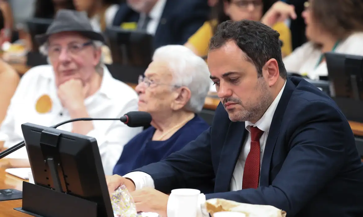 ブラガ下議（© Lula Marques/Agência Brasil）