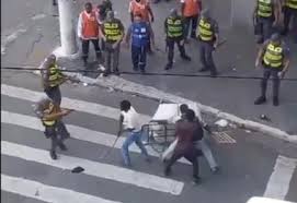 ブバエさんが軍警に囲まれる瞬間（Reproducao）
