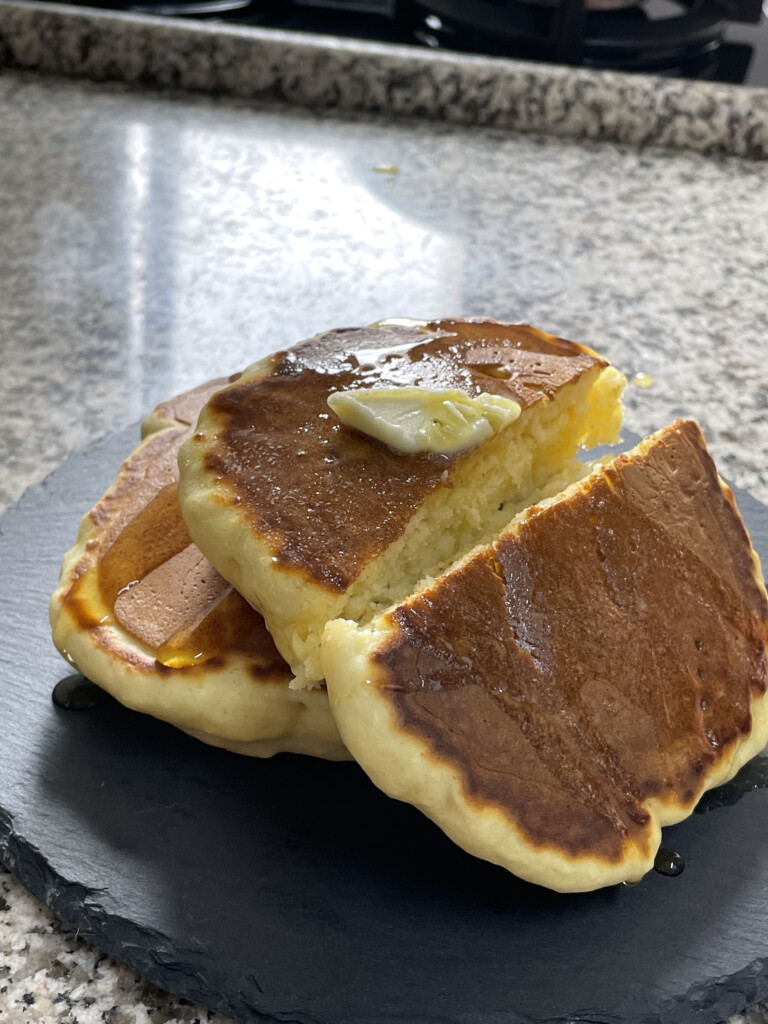 混ぜて焼くだけ、オーブンなしでも満足おやつ=小麦粉で作るホットケーキ