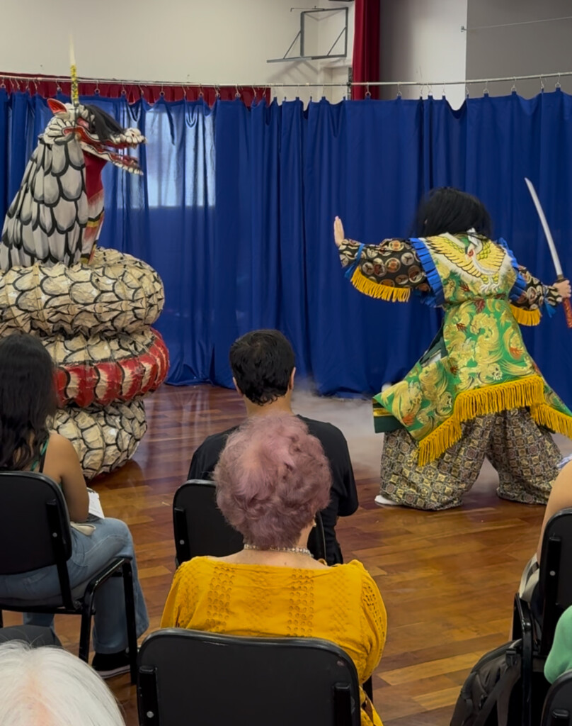 八岐大蛇と須佐之男命の決闘シーン