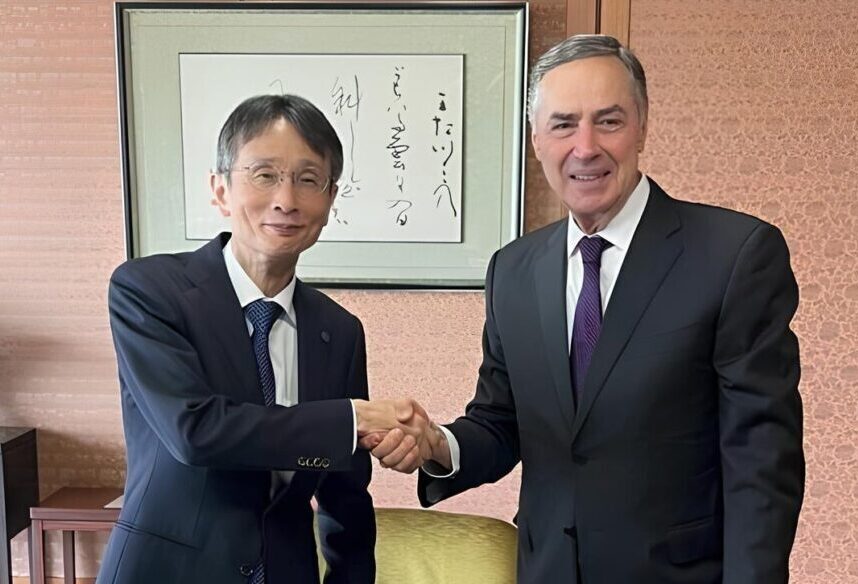 日本の最高裁長官と握手（ブラジル最高裁サイト）