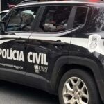 継父を逮捕した市警（Foto: Divulgação/PCMG）