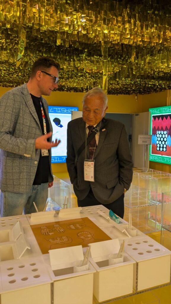 ブラジル館ディレクターのアデマール・スカリンスキー・ジュニア氏と