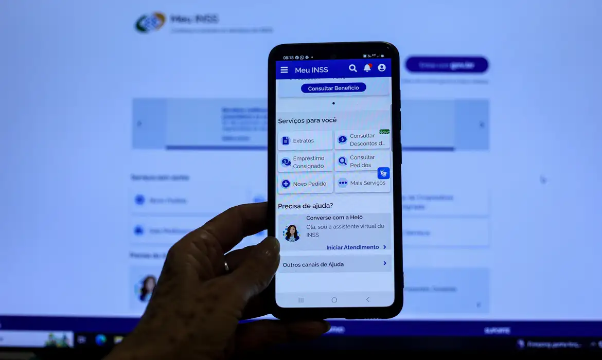 INSSの公式サイトやアプリのMeu　INSSの画面（© Joédson Alves/Agência Brasil）