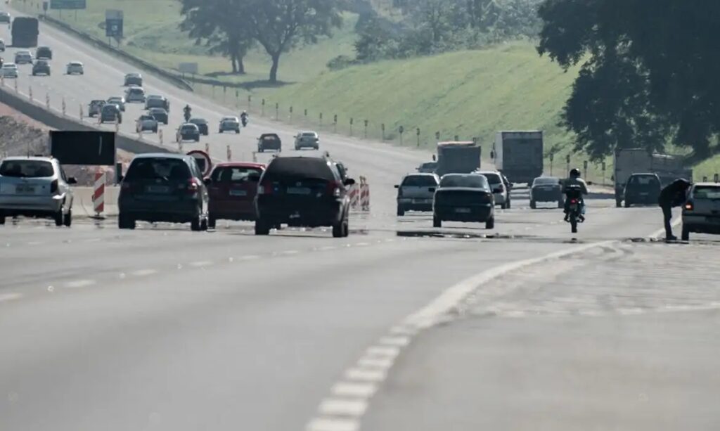 州道を走る車の列(©Arquivo/Agência Brasil)