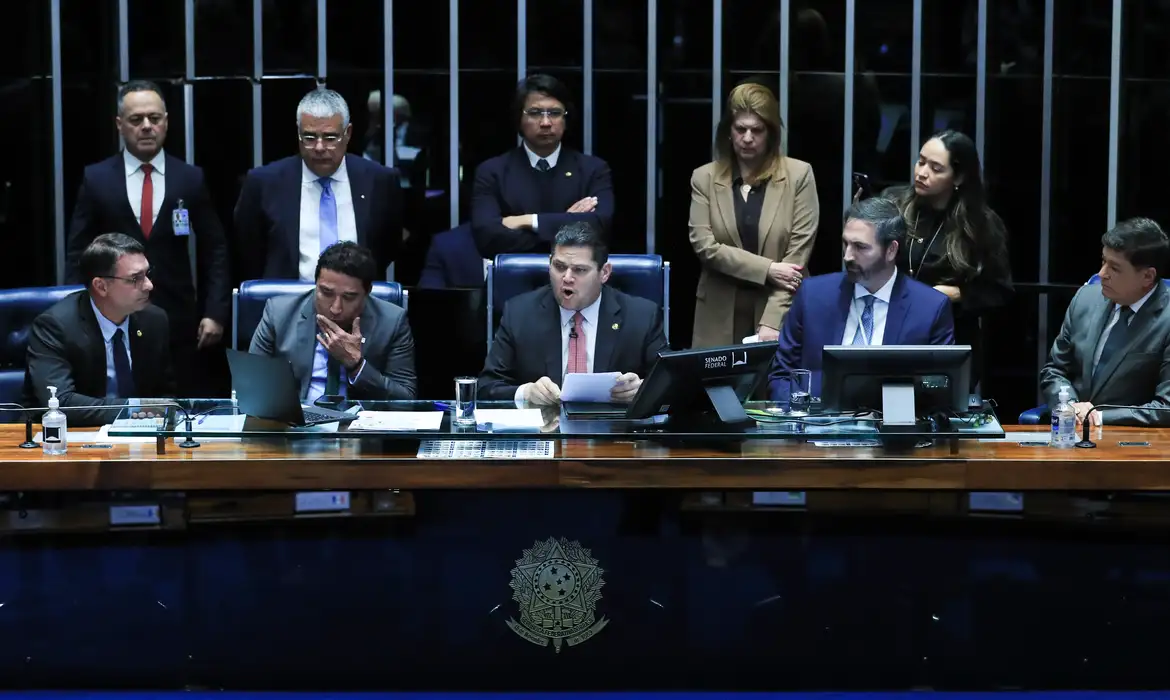上院での法案審議の様子（© Lula Marques/Agência Brasil）