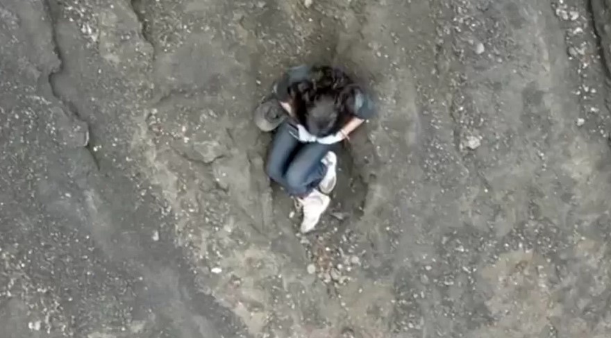 ジュリアナ・マリンス氏を捉えたドローン映像の一部(Foto: Reprodução)