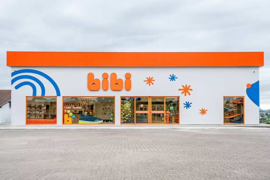ブラジル発の子供靴ブランド「カルサドス・ビビ」の実店舗（Foto: Divulgação/Edu Defferari）