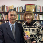 井上久弘さんと楠本留巳実行委員長