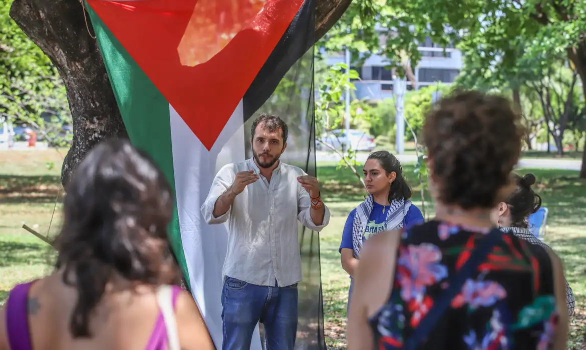 拿捕事件前のチアゴ氏（© Rafa Neddermeyer/Agência Brasil）