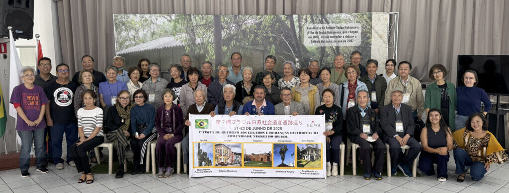 イグアッペ文協で記念の集合写真