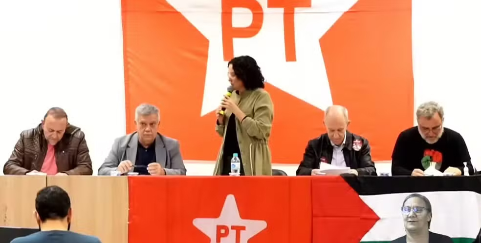 討論会に臨む党首候補達（左からエジーニョ氏、ペレイラ氏、ファルコン氏、ポマール氏、Reprodução do YouTube）